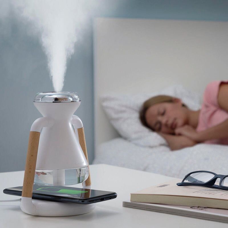 Humidificador en funcionamiento por la noche
