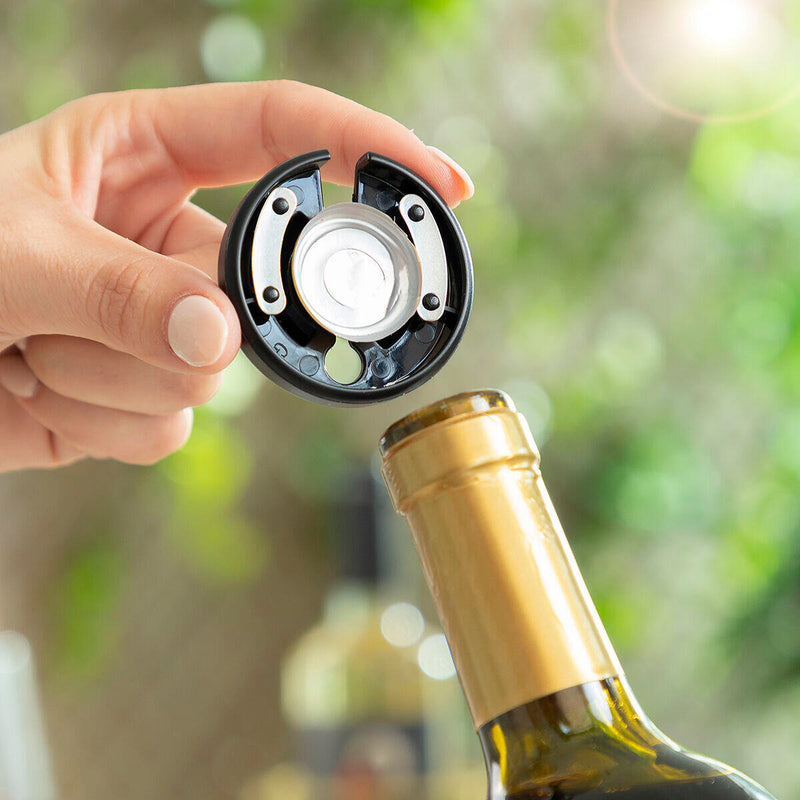 Accesorios para vino premium: cortacápsulas para eliminar cápsulas con seguridad y aireador de vino para mejorar el sabor y aroma.


